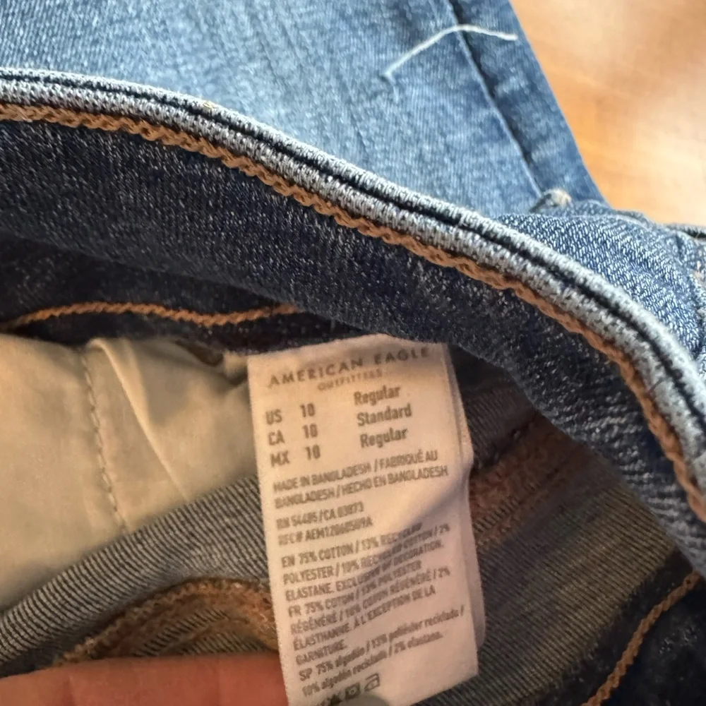 American Eagle Outfitters Women’s Blue Jeans, High Rise, Size 10 - Picture 6 of 6